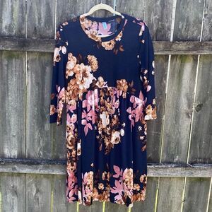 Paisley Grace Navy Floral T-Shirt Dress | L